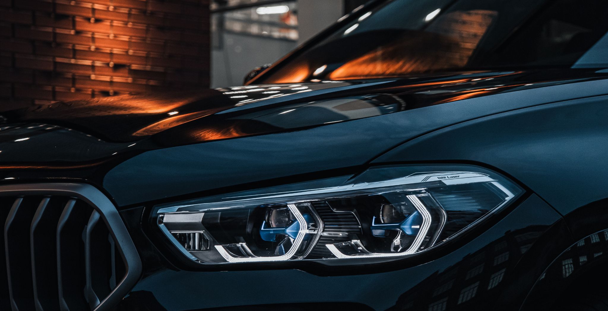 Preserving Your Car’s Appeal: Headlight Restoration Do’s and Don’ts